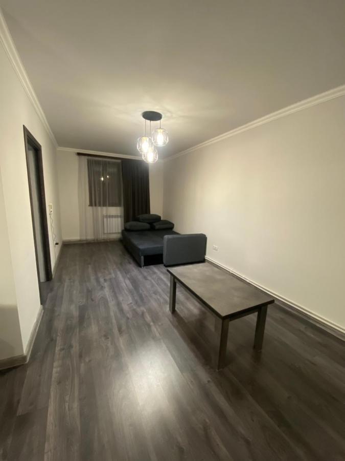 2 Cosy Apartment In Townhouse Near Airport Evn Geghanist  المظهر الخارجي الصورة